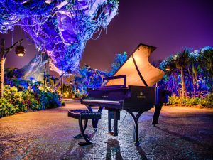 piano-guys-piano The Avatar piano built for the Piano Guys.